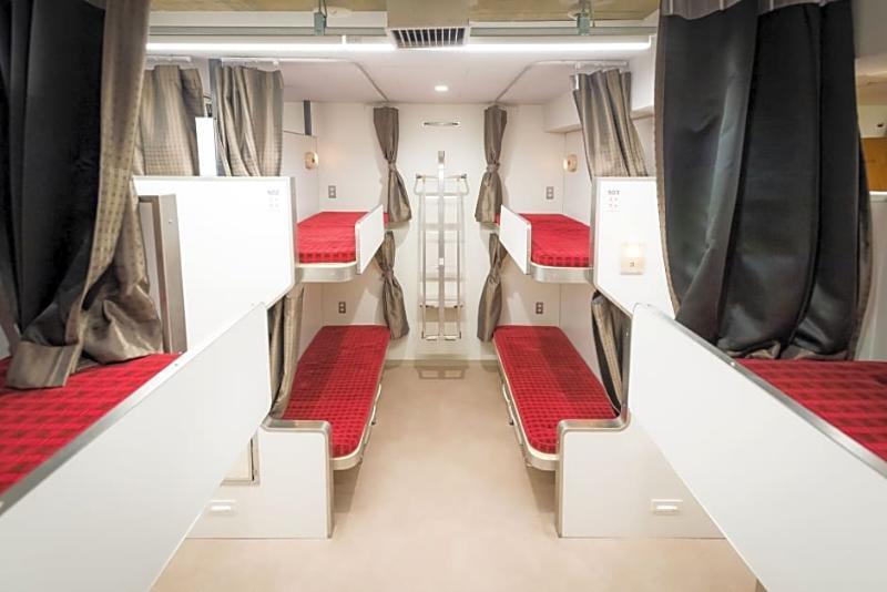 Train Hokutosei Hostel Tokio
